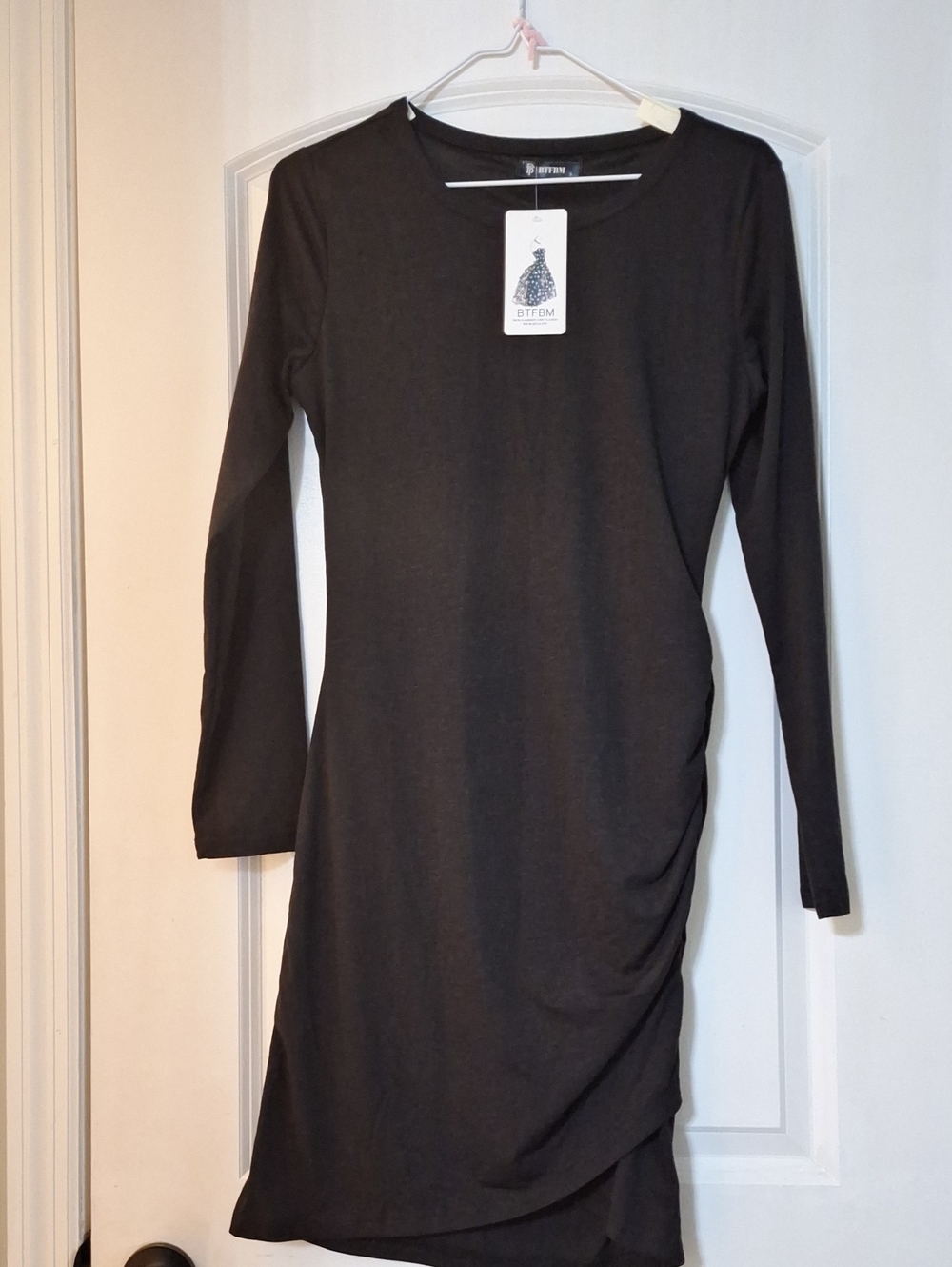 tba Black Long-Sleeve Ruched Sheath Dress